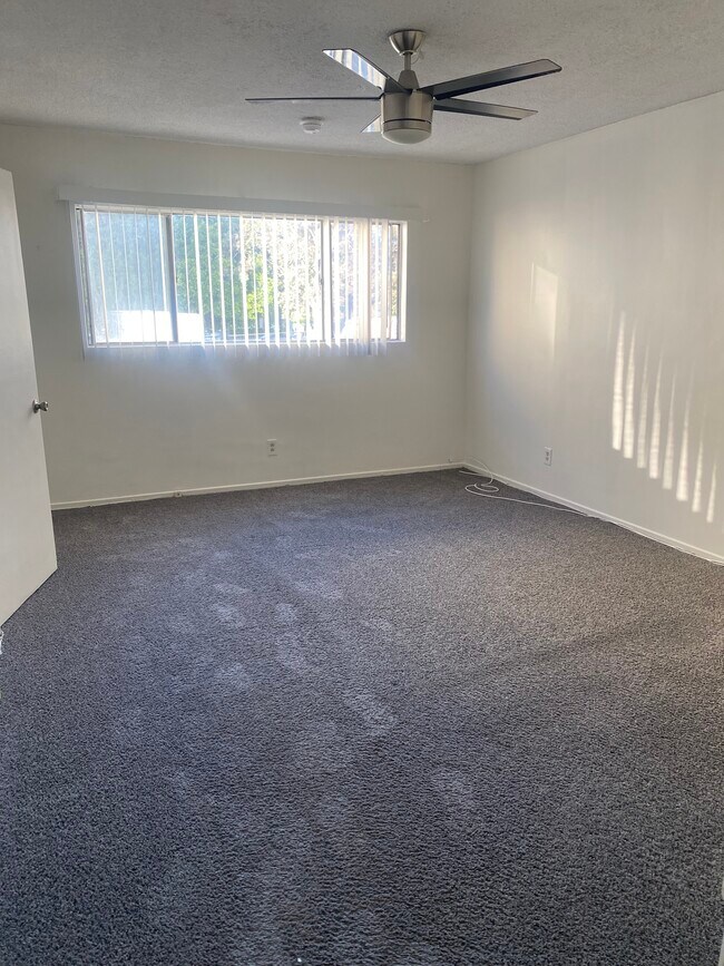 Building Photo - 3759 Lockland Dr