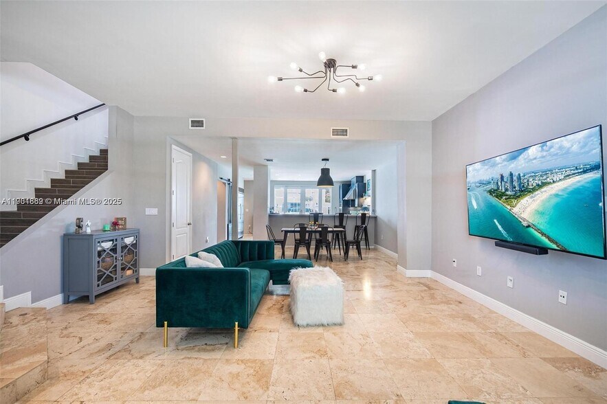 Building Photo - 7765 SW 54th Ct