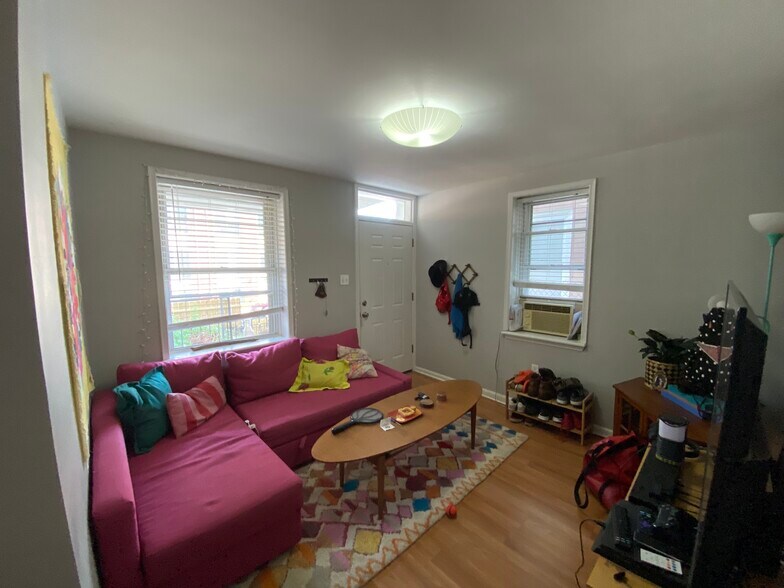 Building Photo - 2668 Braddock St