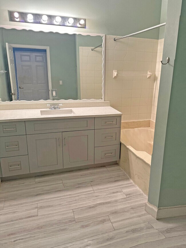 Building Photo - 3553 Forest Hill Blvd