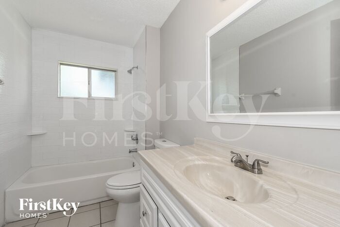 Building Photo - 12732 Clear Springs Dr