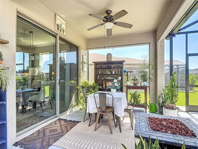 Building Photo - 588 Cantabria Dr