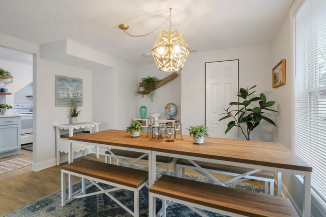 Building Photo - Historic Downtown Lake Geneva Carriage House – Available for Monthly & Mid-Term Rentals