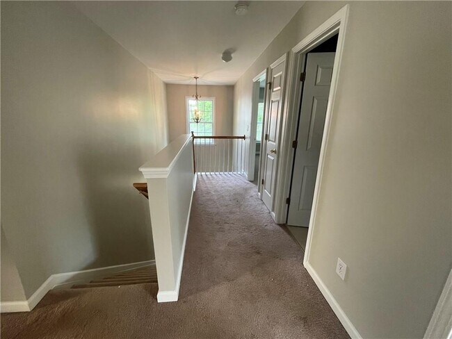 Building Photo - 807 Slope Creek Way