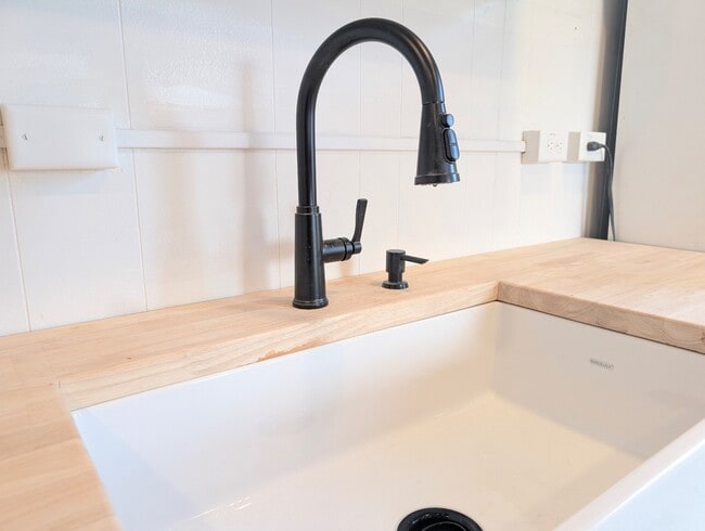 Building Photo - 416 Guilford Ave