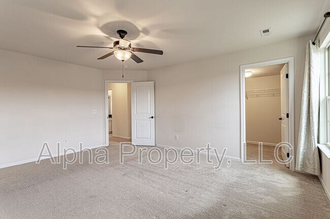 Building Photo - 14 Irvington Dr