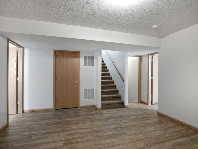 Building Photo - New Carpet* New Luxury Vinyl Plank* New Qu...