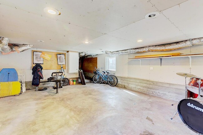 Building Photo - 1812 Sanchez Ave