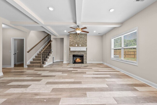 Building Photo - Pet Friendly Three Bedroom with Bonus!