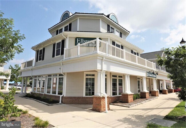 Building Photo - 11 Cranbury Rd