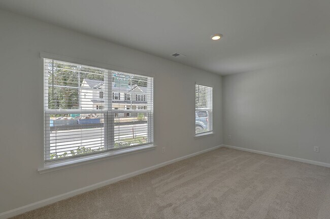 Building Photo - Shady Oaks Subdivision!