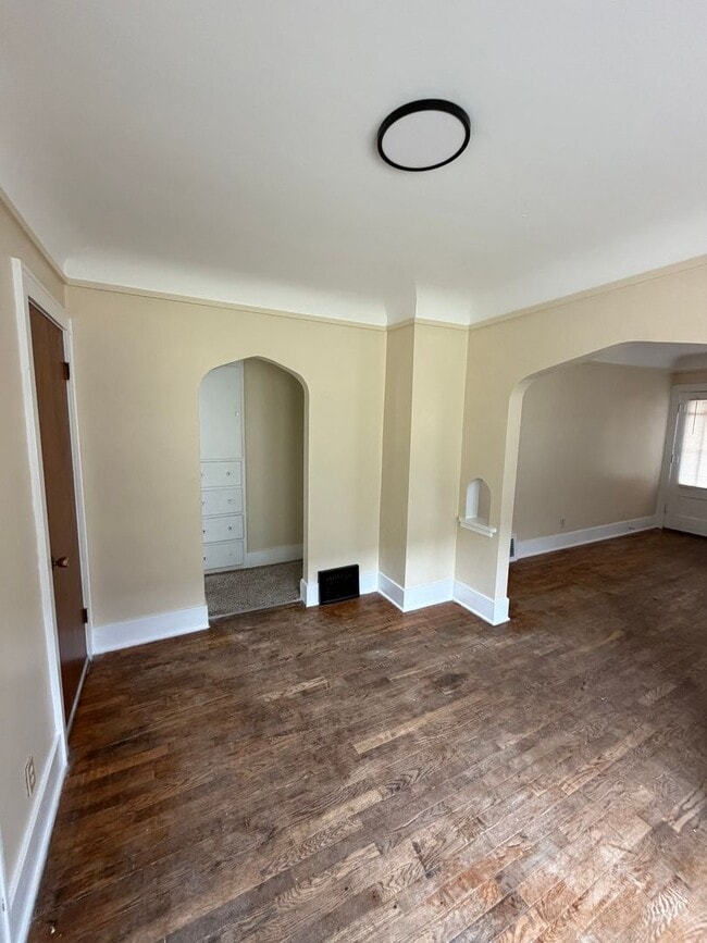 Building Photo - 2 Bed / 1 Bath House for Rent — Lansing, MI