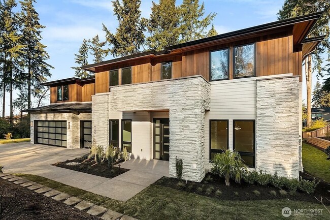 Primary Photo - 9206 NE 24th St