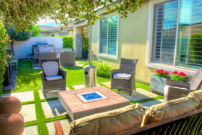 Building Photo - 51234 Longmeadow St