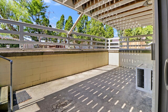 Building Photo - 1725 Robert Dr