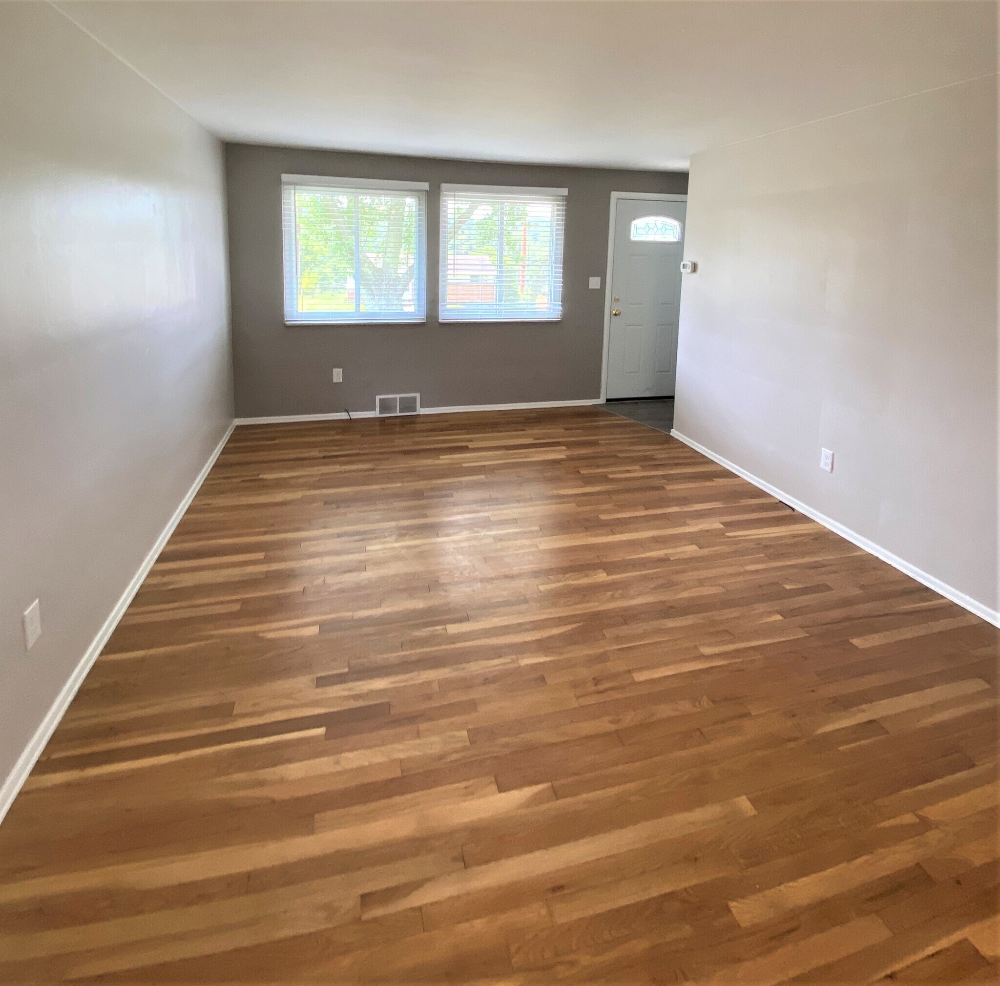 Building Photo - 754 Cottonwood Dr