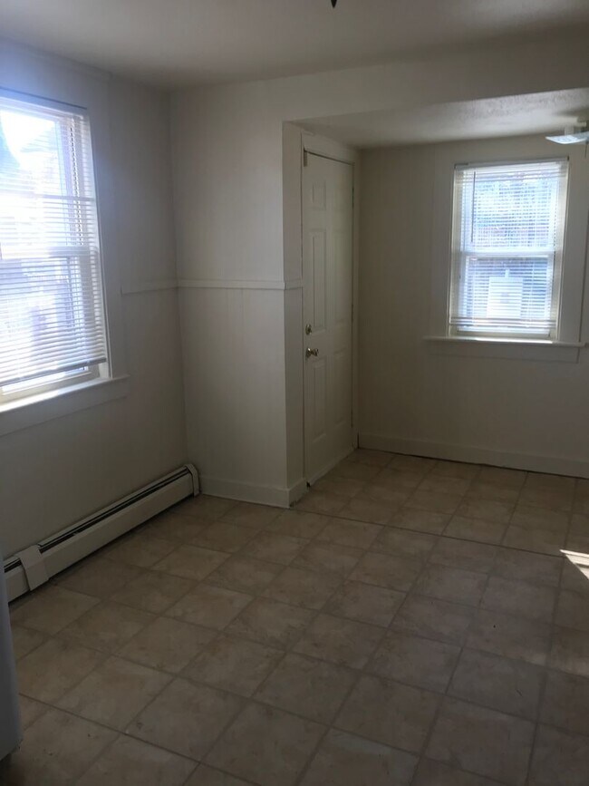 Building Photo - Single Family Home