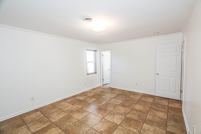 Building Photo - 3932 Creekwood Ln