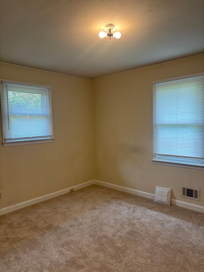 Building Photo - 2426 Peach Orchard Rd