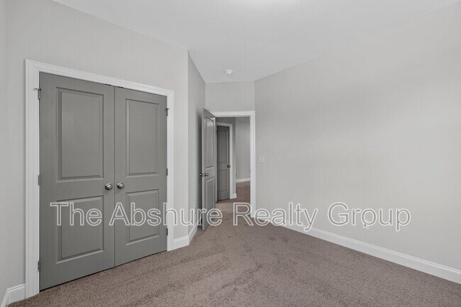 Building Photo - 8913 Kennebec Xing Dr