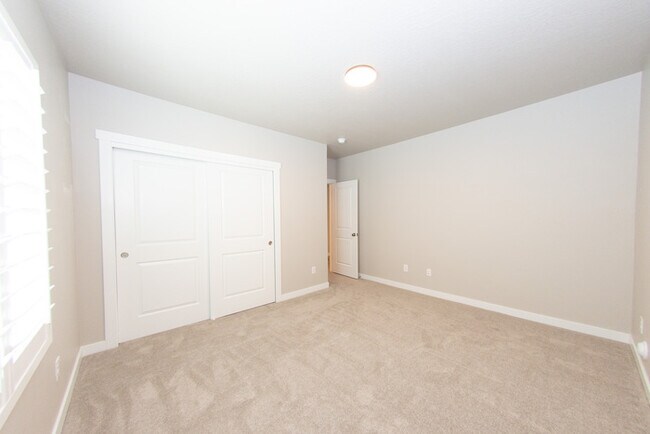 Building Photo - Modern Farmhouse Rambler – 7 Bed, 4 Bath –...