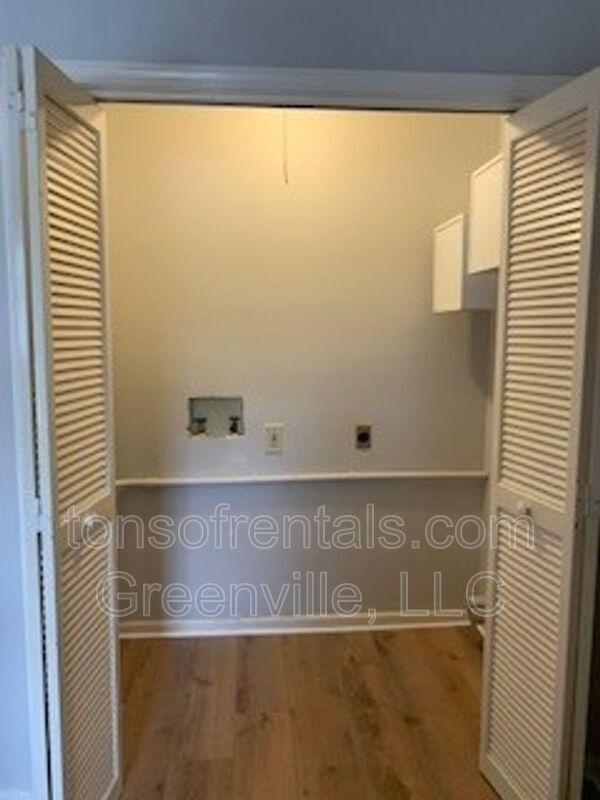 Building Photo - 710 Stallings Rd