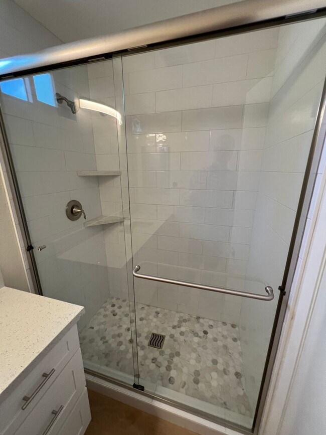 Building Photo - Gorgeous, Updated Todd Ranch Townhome
