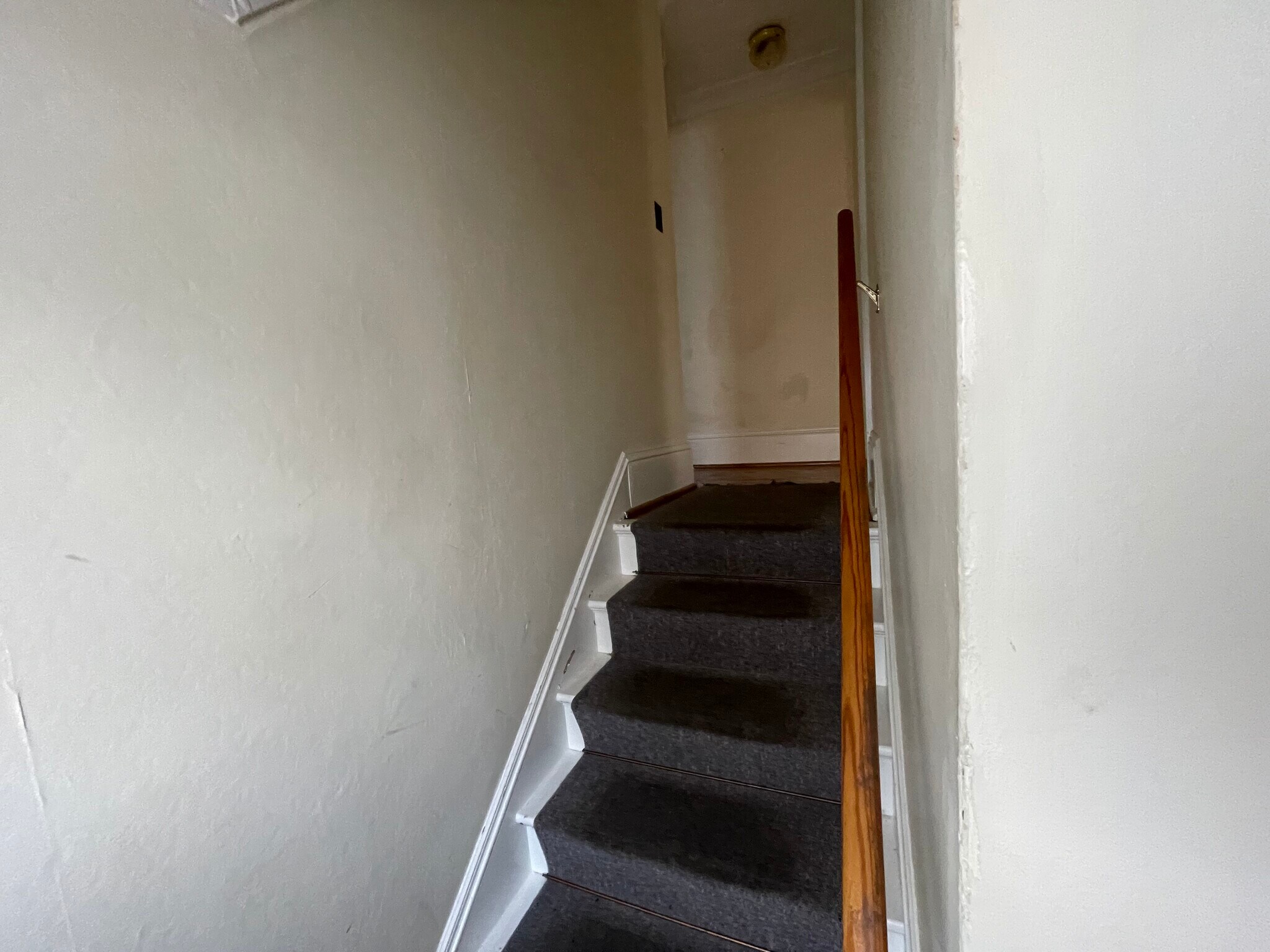 Building Photo - 411 W Sullivan St