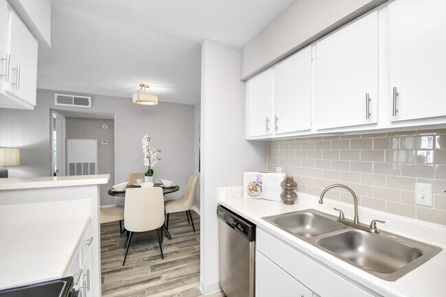 Building Photo - 2701 W Bellfort Ave