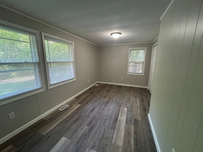 Building Photo - 385 N Lakeshore Dr