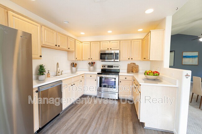 Building Photo - 15252 N 100th St