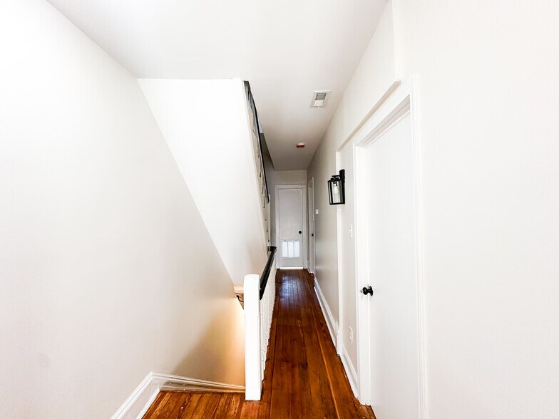 Building Photo - 3333 California Ave