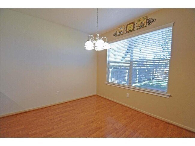 Building Photo - 1500 Sylvia Ln