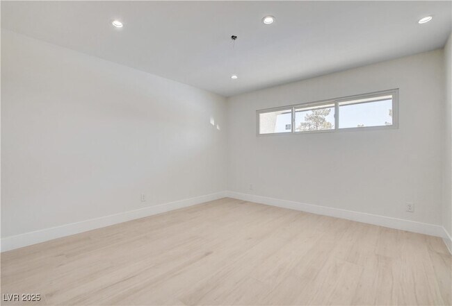 Building Photo - 3962 Euclid St