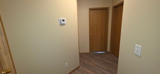 Building Photo - Beautiful 3 Bedroom 2 Bath in Battlefield for $1,495!