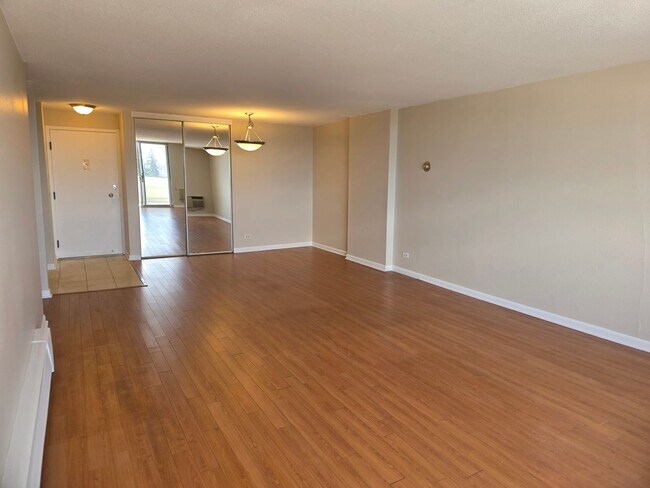 Building Photo - Location, Location… and Absolutely Incredible Views!