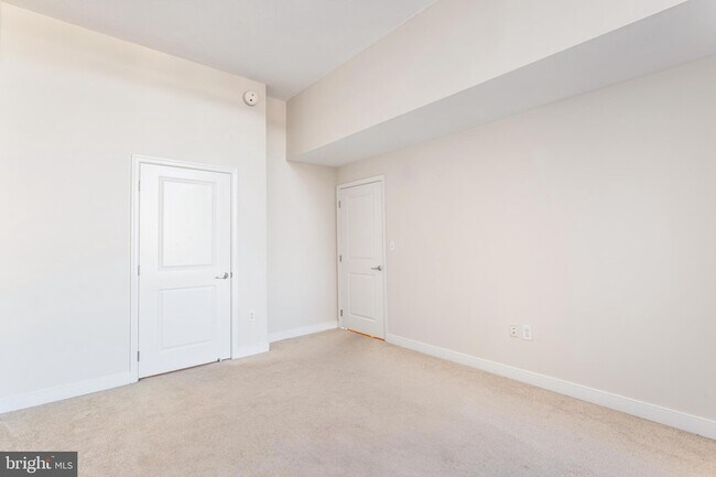 Building Photo - 155 Potomac Passage