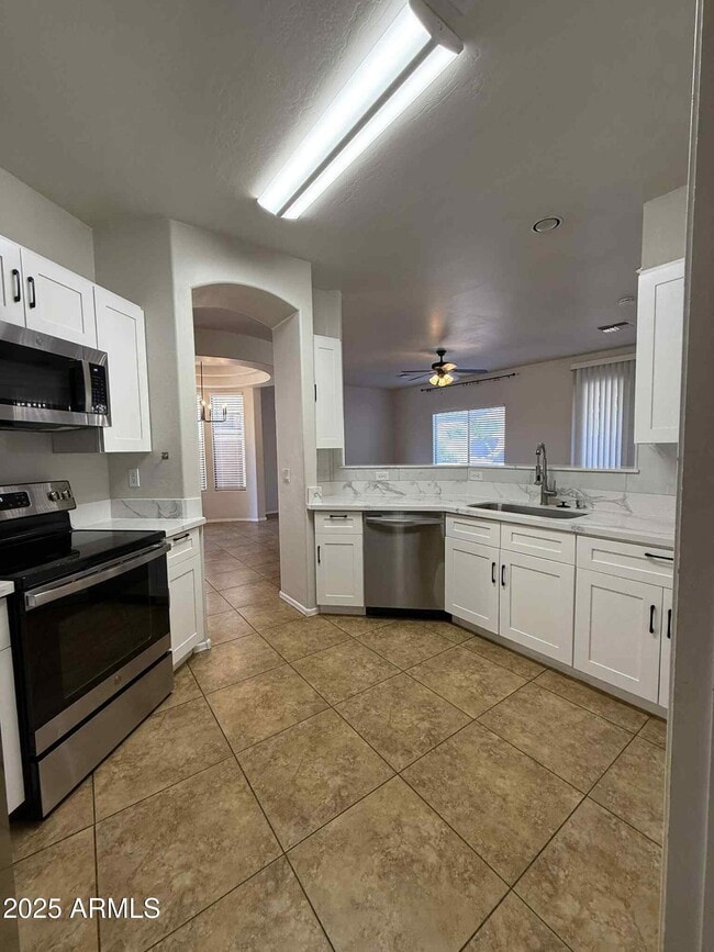 Building Photo - 4522 W Branham Ln