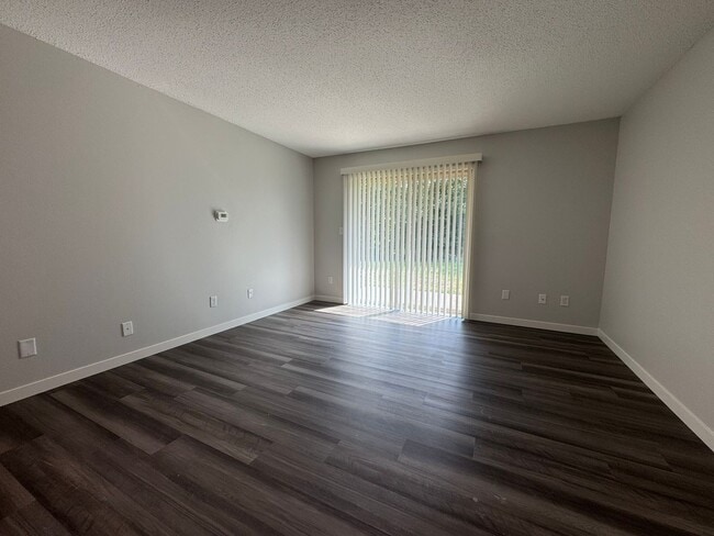 Building Photo - 2639 Westwinds Dr