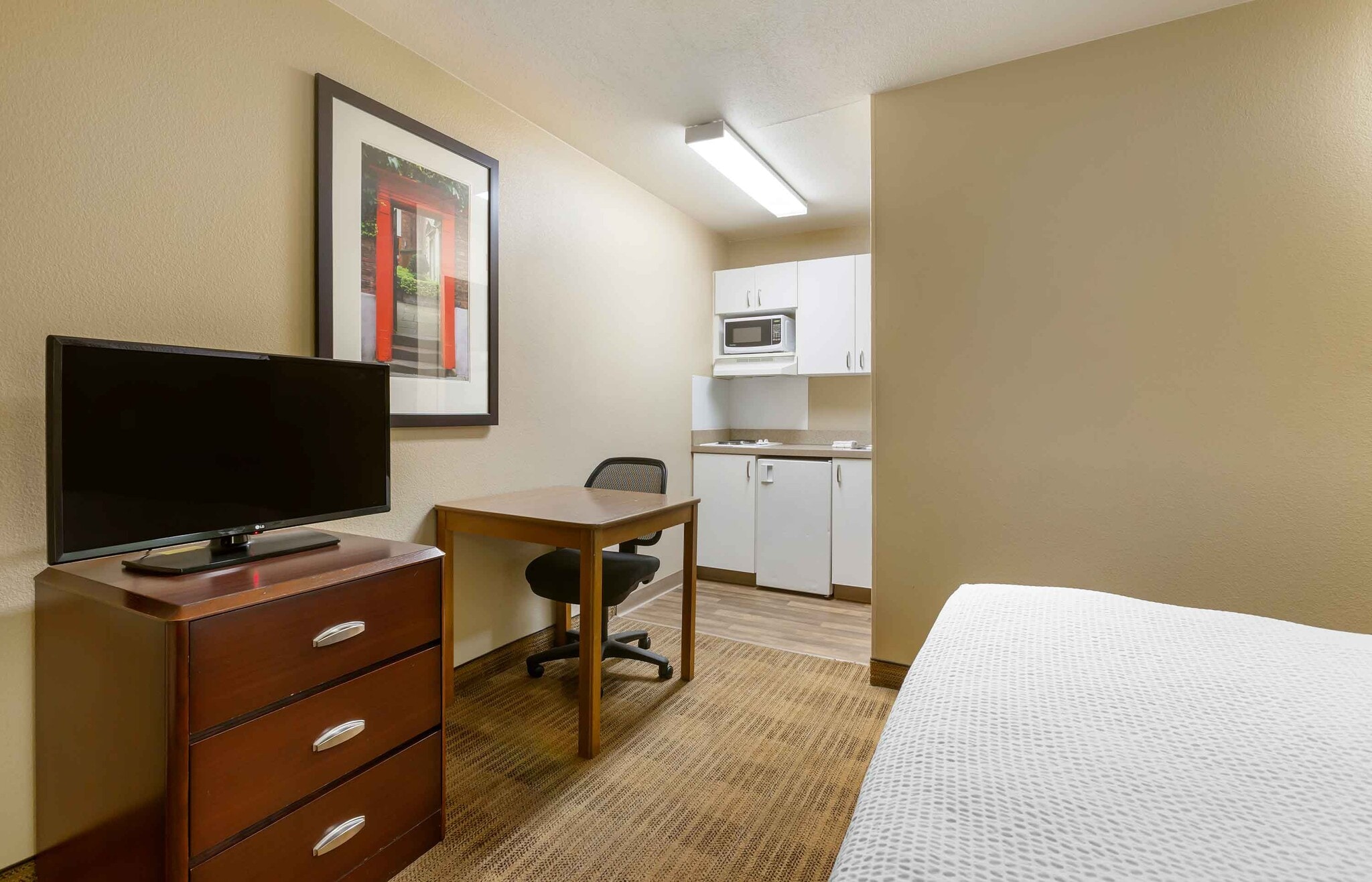 Building Photo - Furnished Studio-Albuquerque - Airport