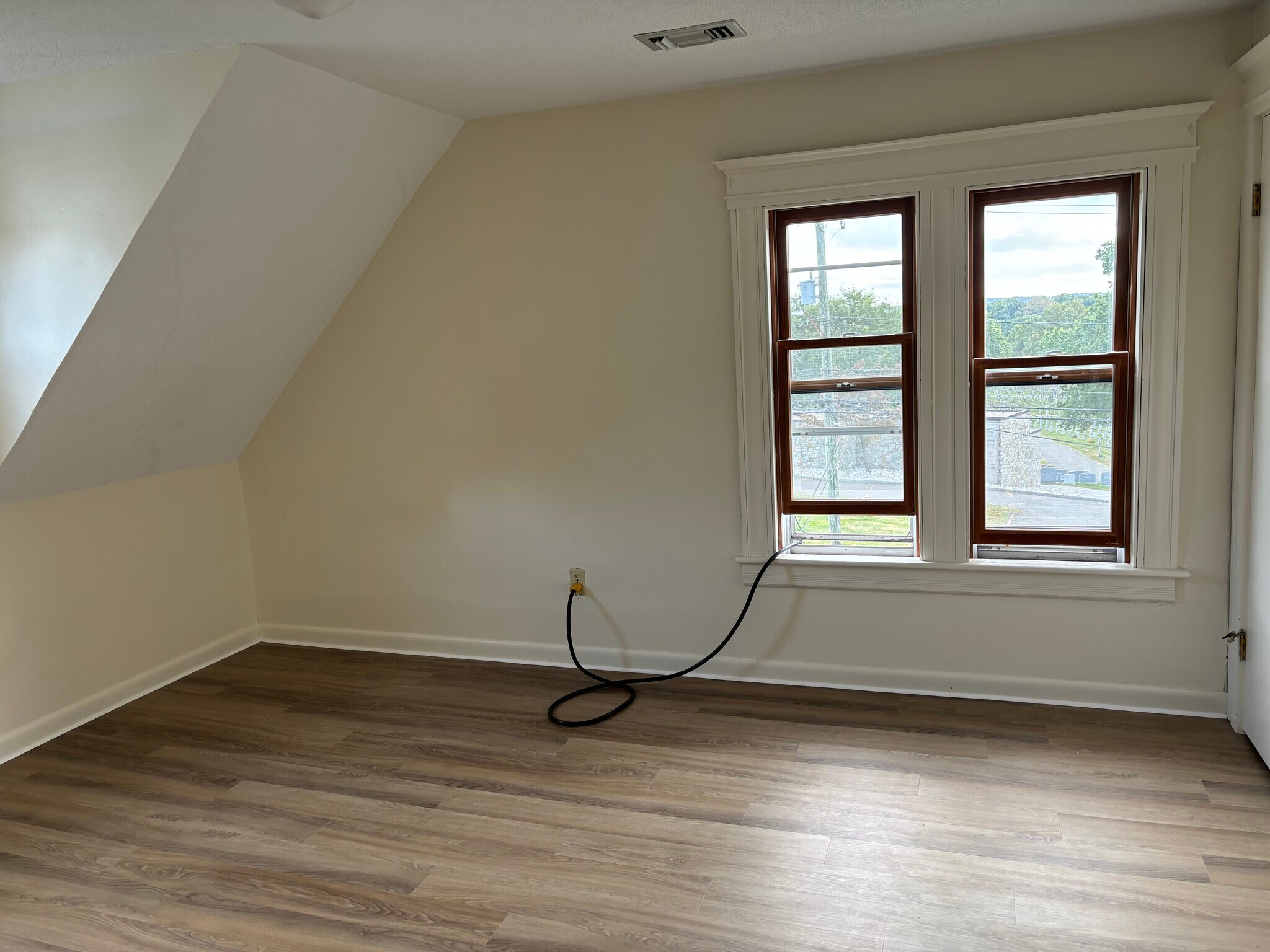 Building Photo - 1310 Stanley St