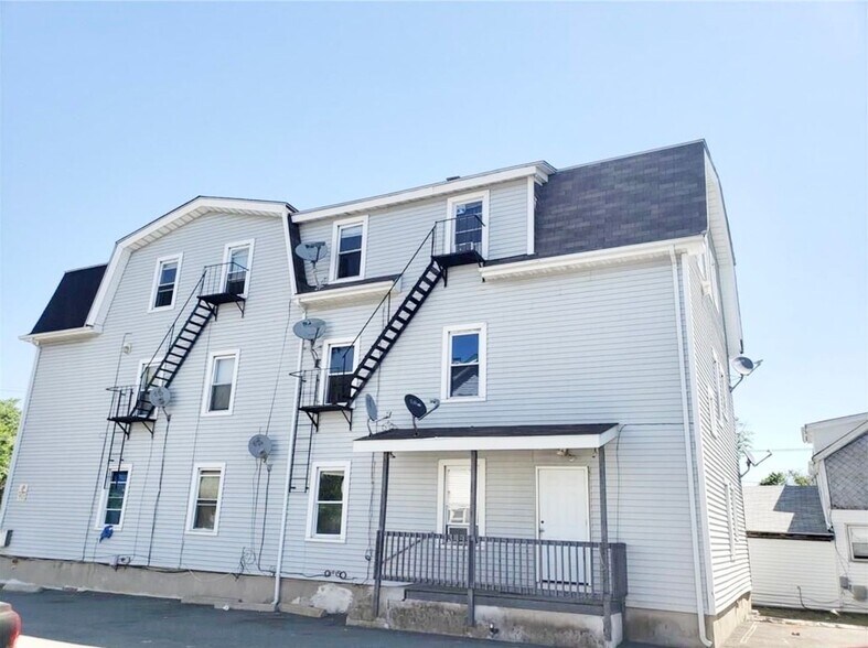 Building Photo - 22-24 Lawn Avenue - Unit #1R