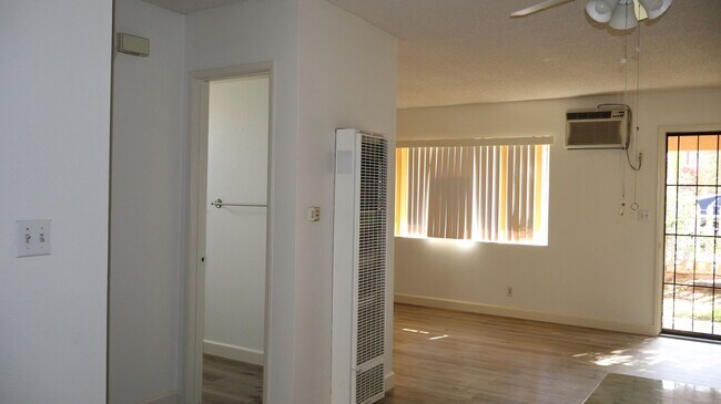 Building Photo - 1 bedroom 1 bath single level apartment in El Cajon City