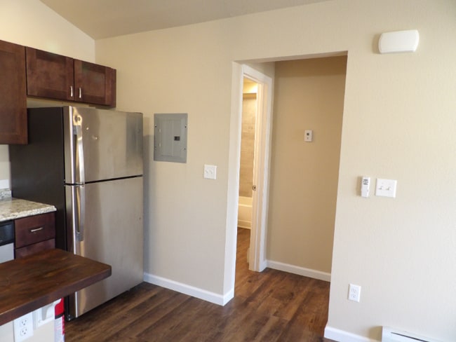 Building Photo - 2640 E Monument St