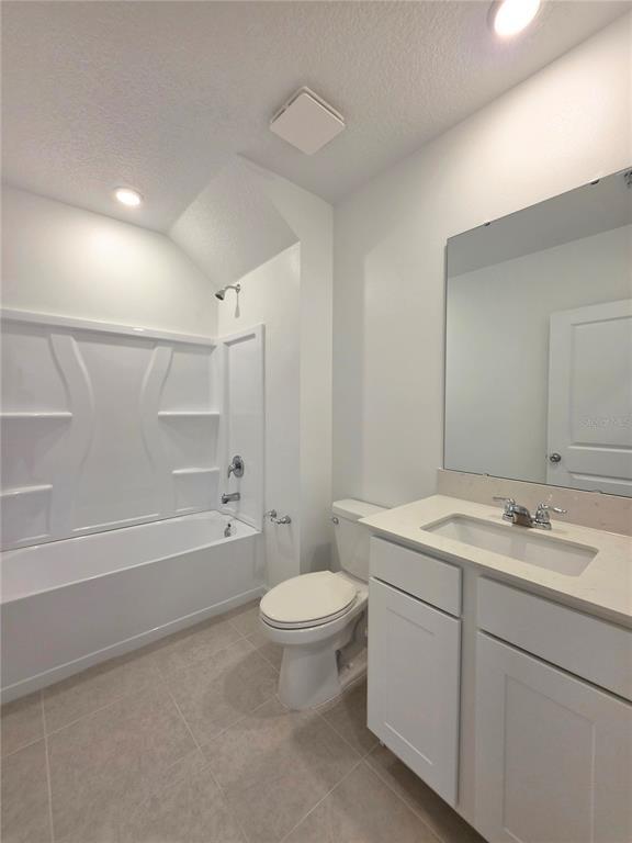 Building Photo - 5126 Magnolia Palm Dr