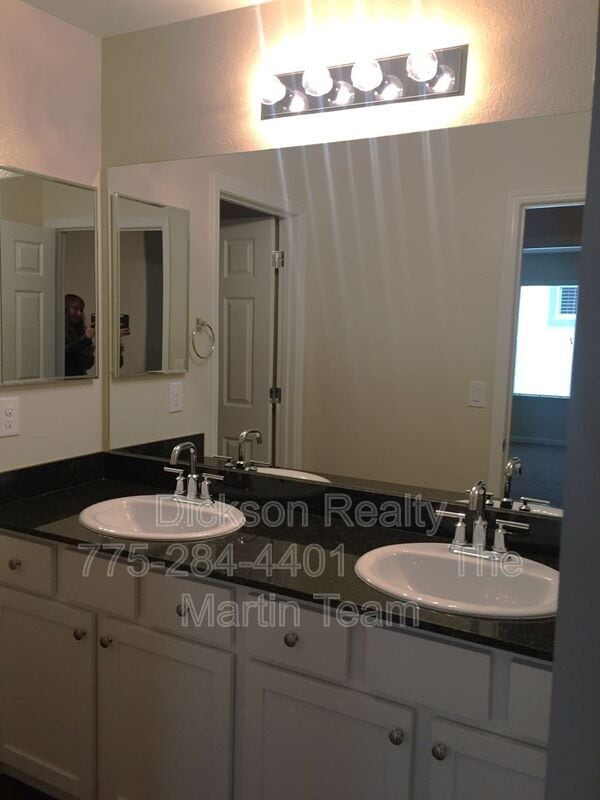 Building Photo - 2950 Cityview Terrace