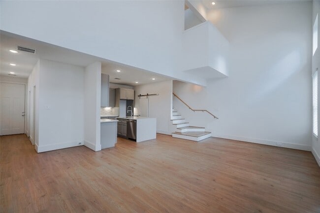 Building Photo - 7609 Victory Reserve St