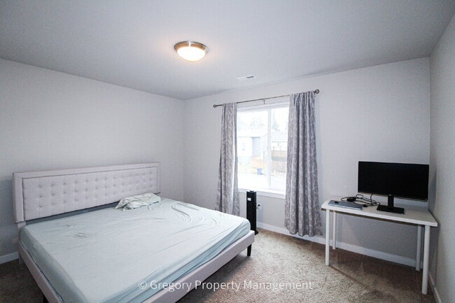 Building Photo - 19209 8th Ave W