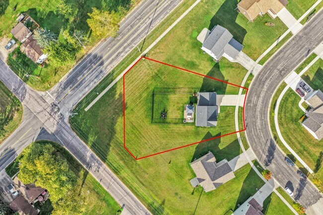 Building Photo - 1631 Smith Ln