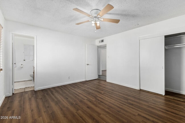 Building Photo - 3945 W Orange Dr